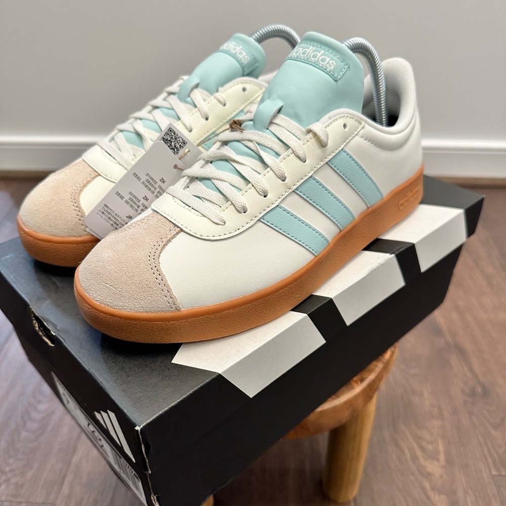 Adidas Women’s Teal / White Suede Tip VL Court Base Sneakers, JI1767 Size 9